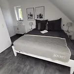 Apartman Skyline Klimatisierte Dachgeschoss-wohnung In Mit Blick Ins Rheintal