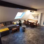 Skyline Klimatisierte Dachgeschoss-wohnung In Mit Blick Ins Rheintal