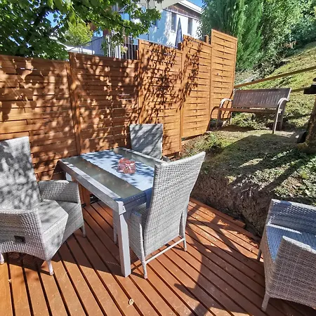 Skyline Klimatisierte Dachgeschoss-wohnung In Mit Blick Ins Rheintal Apartmán *